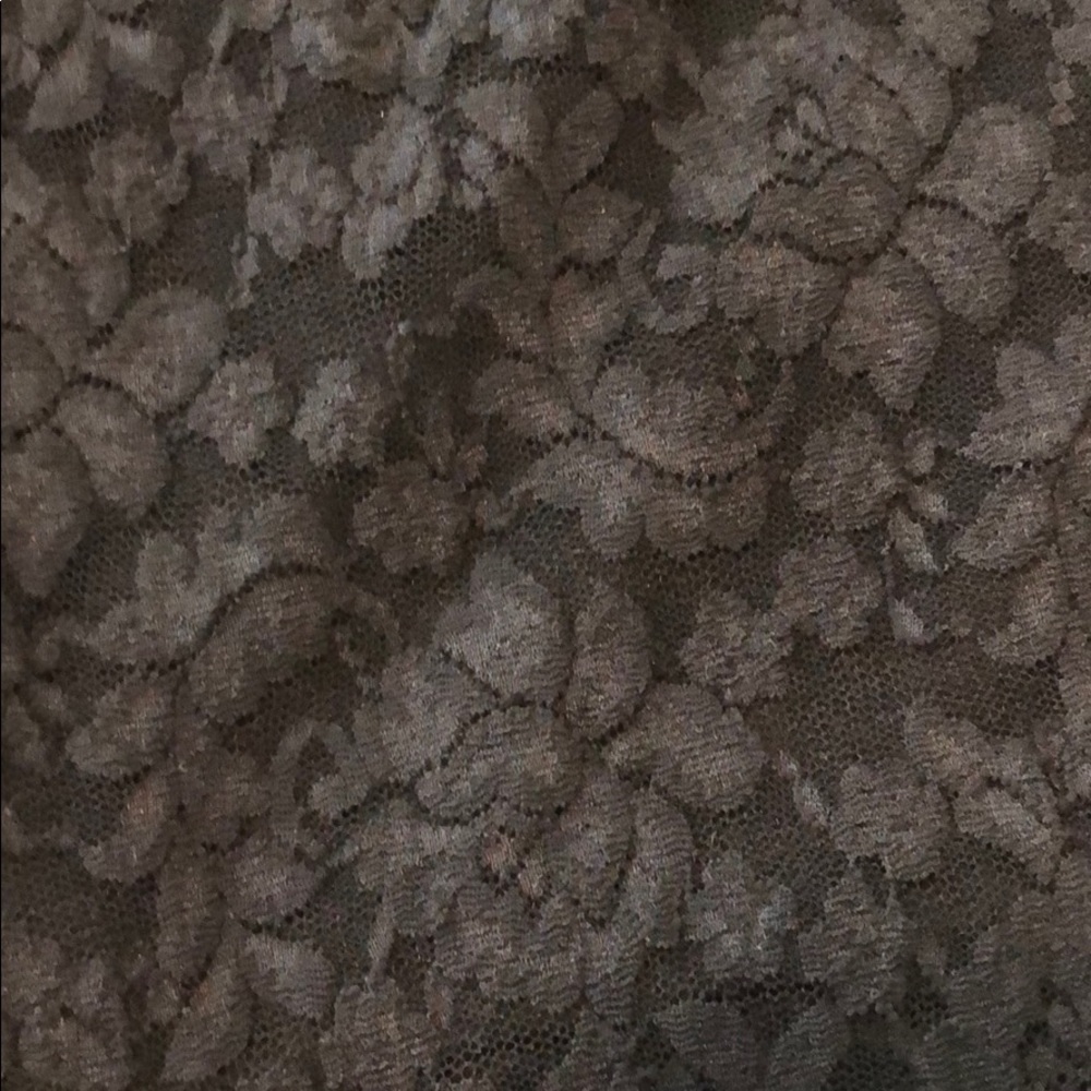 Open back lace body on dress - Picture 2 of 9